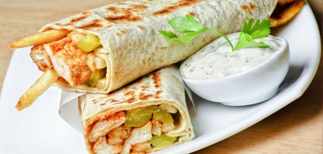 طريقة عمل شاورما الدجاج بسهولة في المنزل
